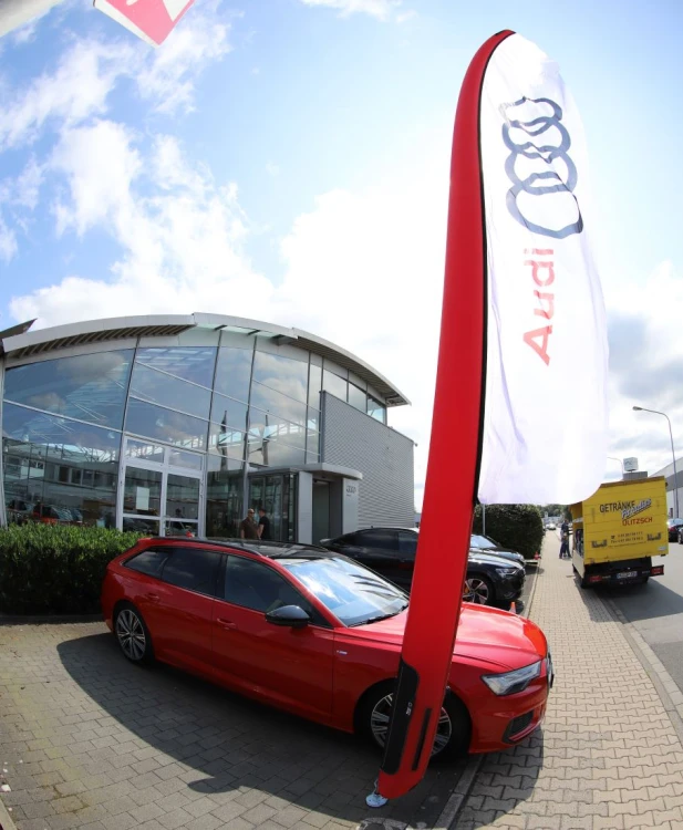 czerowny-drukowany-audi.jpg