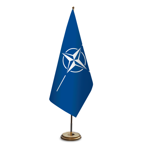 flaga satynowa granatowa NATO i stojak flagowy