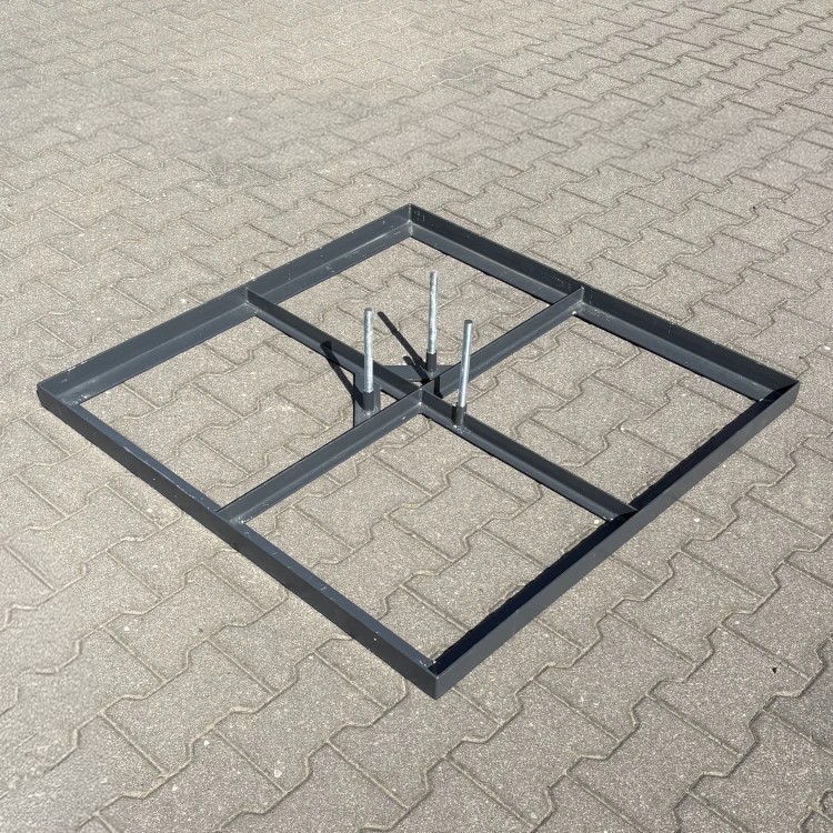 stelaż do postawienia masztu na flagę