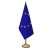 Flaga Unii Europejskiej na stojaku flagowym President