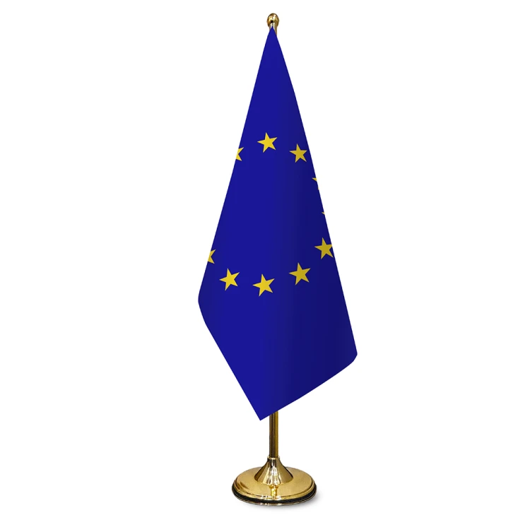 Flaga Unii Europejskiej na stojaku flagowym President