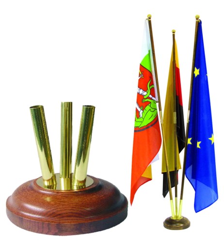 stojak-flagowy-drewniany-na-3-flagi-57.jpg